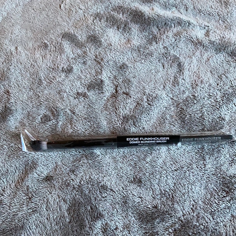 💚3/$10 Domed Blending Brush